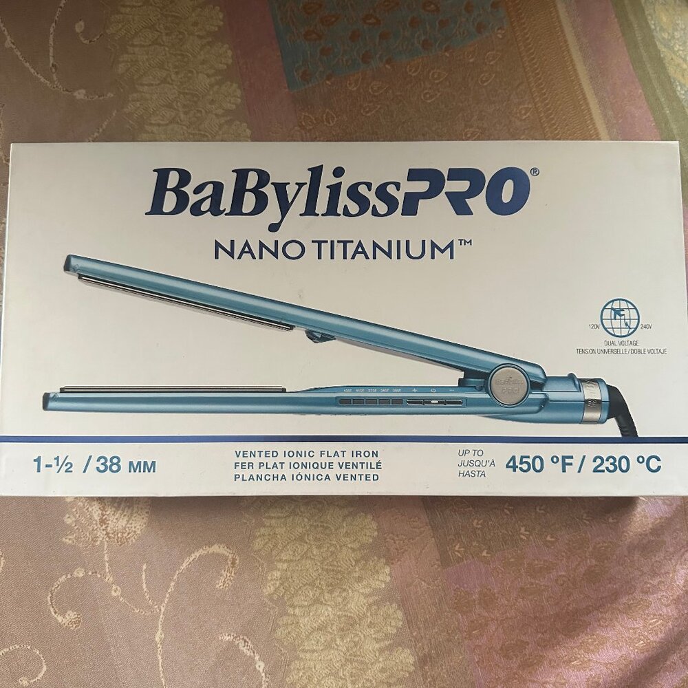 Brand NEW Babybliss Pro Flat Iron